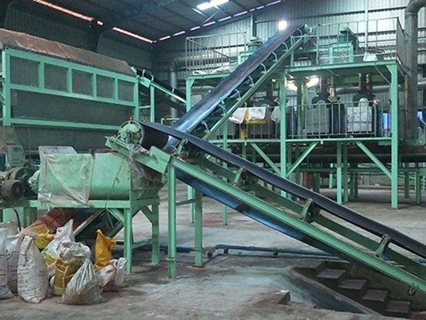 新型硫酸銨擠壓造粒機(jī)